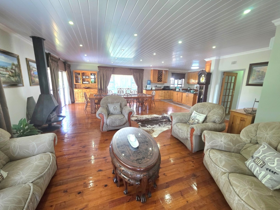 5 Bedroom Property for Sale in Morelig Free State